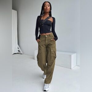 PRINCESS POLLY RESERVOIR CARGO PANTS KHAKI. SIZE 6